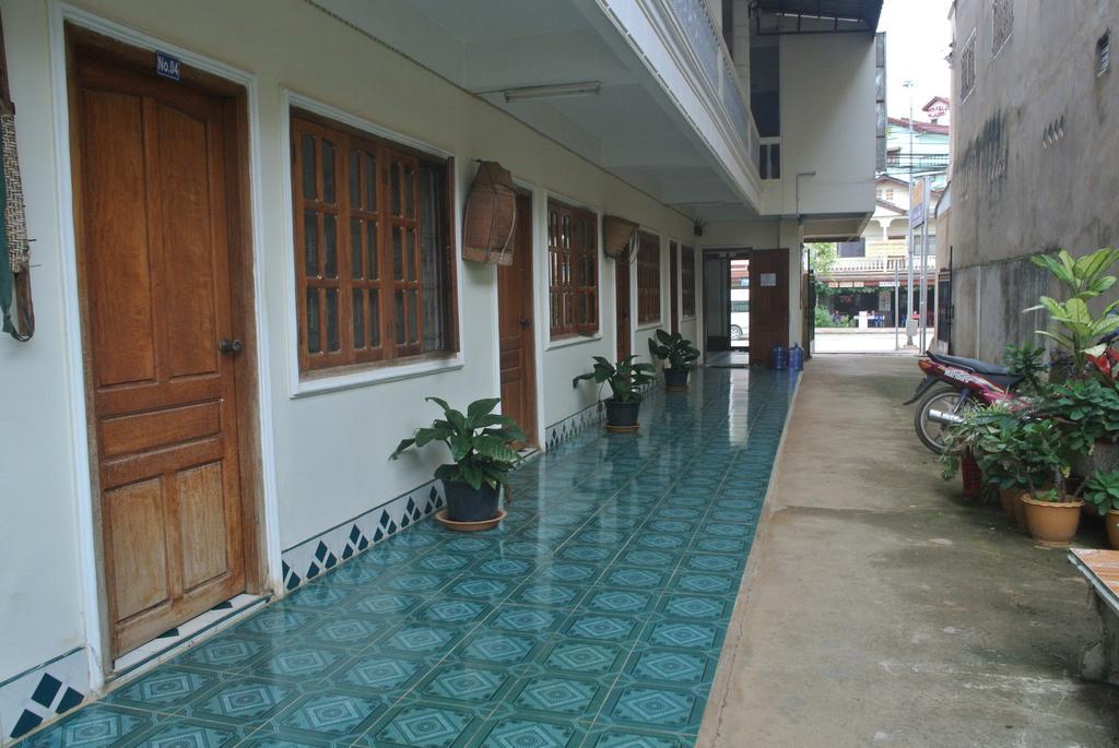 Nice Guesthouse เมืองโพนสะหวัน ภายนอก รูปภาพ