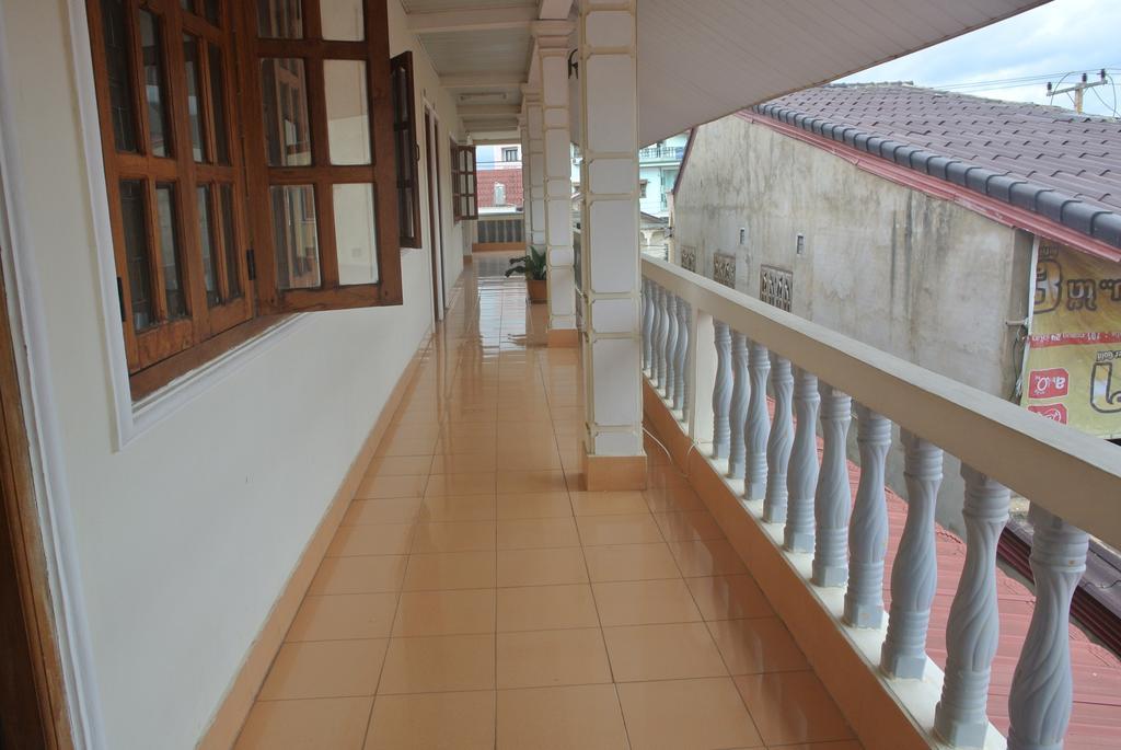 Nice Guesthouse เมืองโพนสะหวัน ภายนอก รูปภาพ