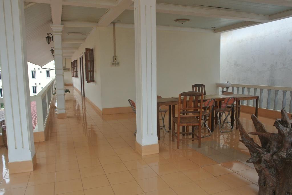 Nice Guesthouse เมืองโพนสะหวัน ภายนอก รูปภาพ